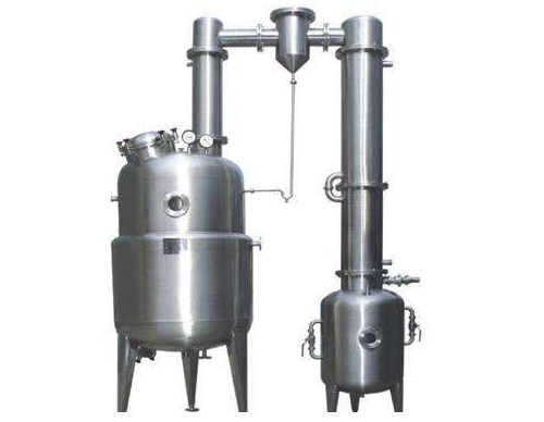 <b>主要用途： 主要適用于制藥、食品、化工等工業(yè)部門(mén)對液料的濃縮。并且亦能回收酒精和簡(jiǎn)單的回流提取。 結構： 本設備主要包括濃縮罐、第一冷凝器、汽液分離器、第二冷凝器、冷</b>